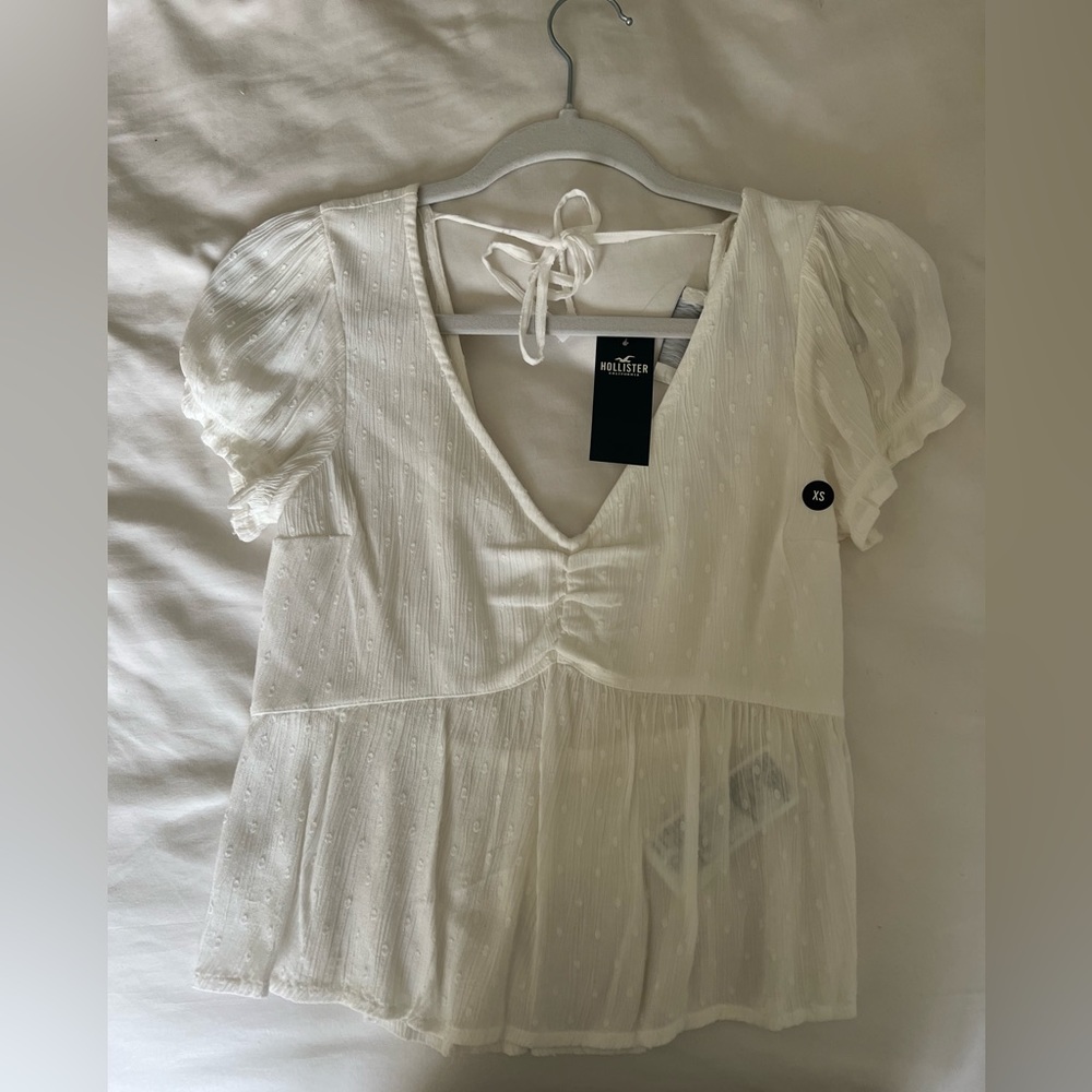 Hollister white womens blouse flowy top size xs brand new with tags open back